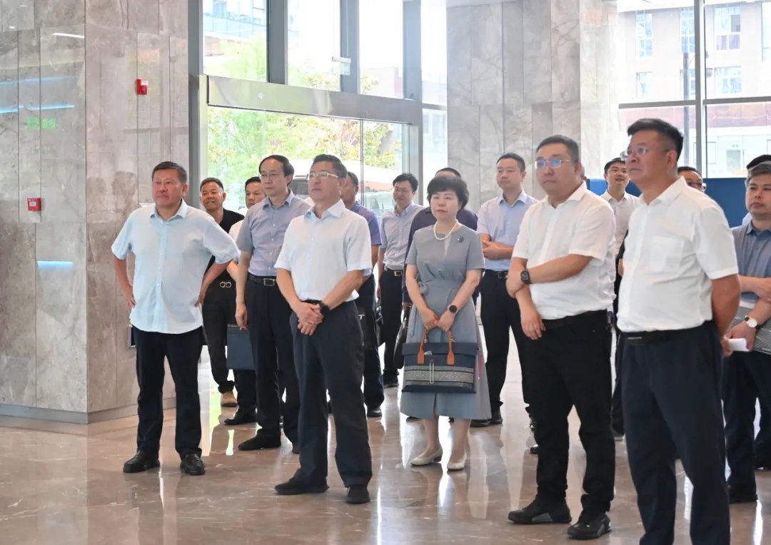 何礼带队到今年会查抄