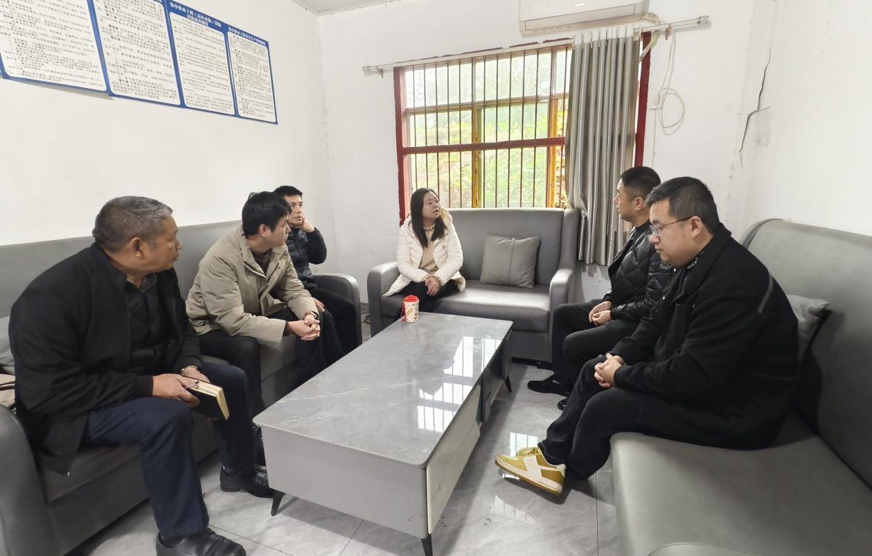 川北公司慰问扶贫工作组 共商助扶新行动2(1).png