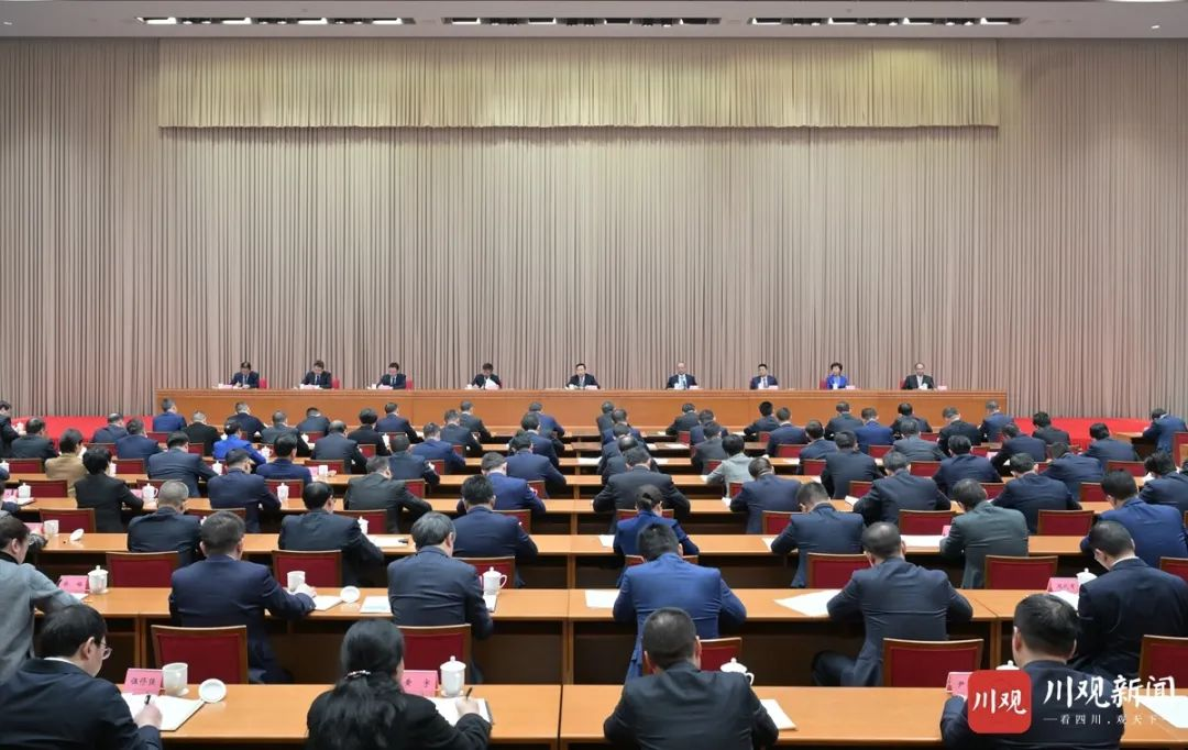 王晓晖在省委村落工作会议上强调：在推动村落振兴上全面发力，，，，，加快实现由农业大省向农业强省转变